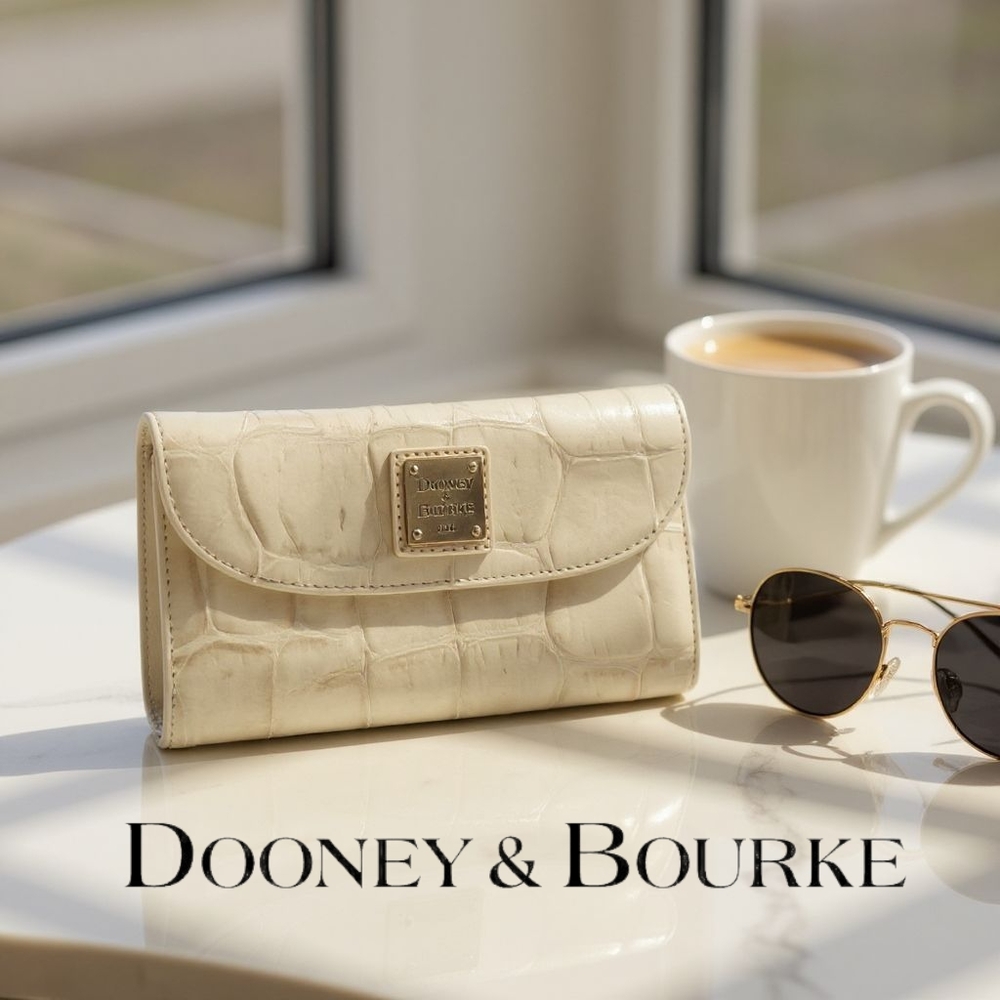 DOONEY & BOURKE Denison continental clutch in good condition